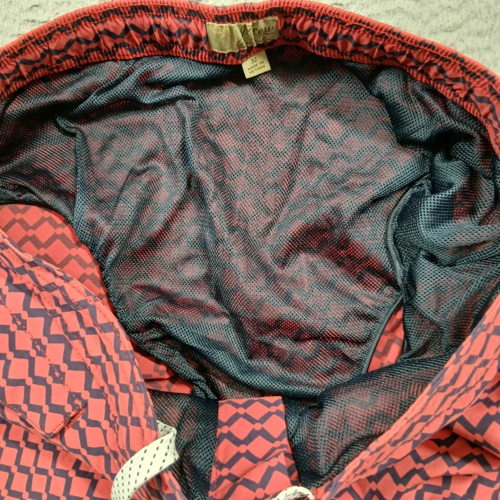 J.Crew Swim Trunks Men's‎ 32 Red Blue Geometric Pattern Drawstring Shorts